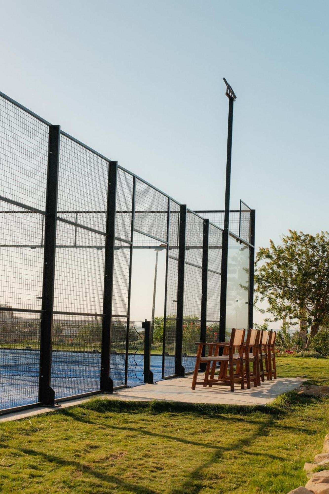 Hotel Hyatt Regency Taghazout Esterno foto A paddle tennis court